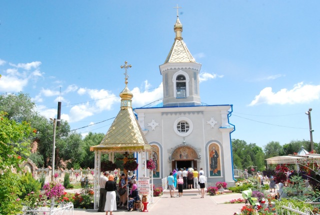 Кулевчанско чудо- мироточиве и крвоточиве иконе у Свето-Николајевском храму